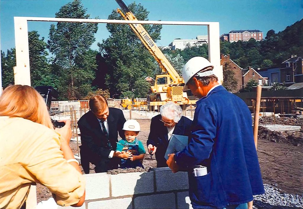 Historique_3-1992-Construction-hall-stockage